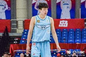 青岛VS上海大名单：杨瀚森洛夫顿领衔 梅肯首秀 3外援VS3外援