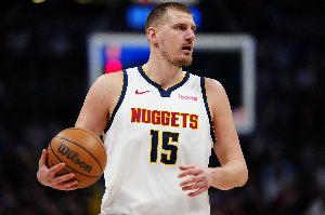 马龙谈约基奇复出扣篮：我当时心想 应该更经常性地让他休息10天